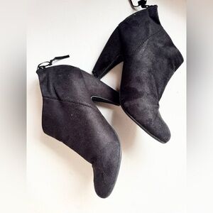 Pink and Pepper Black Boots 8.5